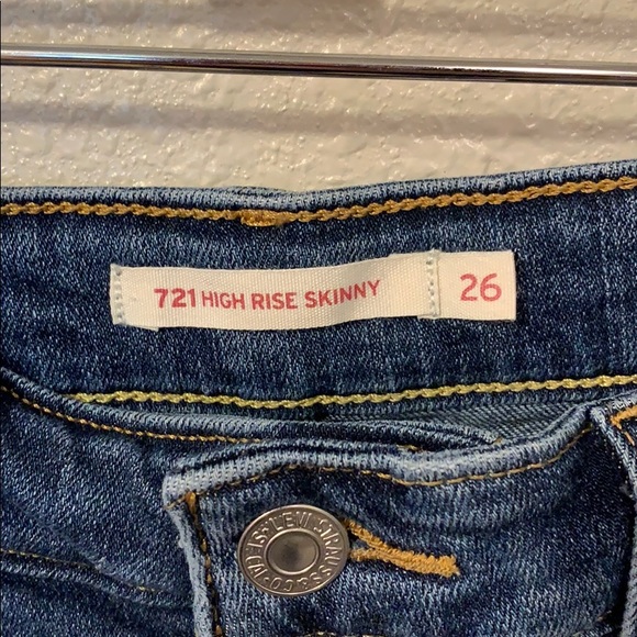 Levi’s high rise skinny - Picture 2 of 3